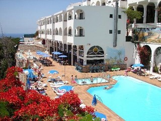 Colinamar Apartments